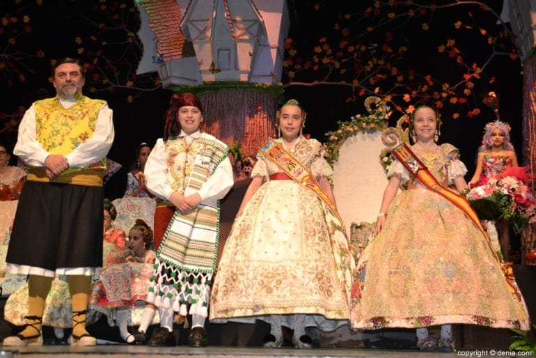 Presentación infantil Campaments 2019 - Pleitesía de la fallera mayor infantil de Déni
