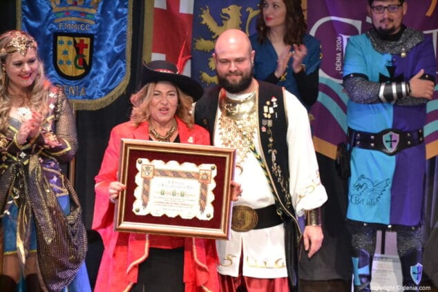 La FEMMICC homenajea a Paco Muñoz y al músico dianense Josep Marí en la presentación de capitanas durante los actos del Mig Any 2019 41 35 presentacion de capitanas mig any 2019 capitana mora