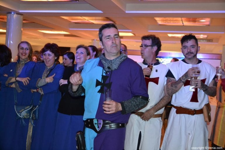 Cena de gala Mig Any 2019 - Desfilando