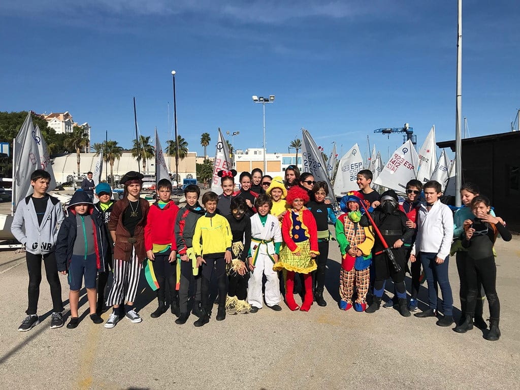 El Real Club Náutico Dénia celebró el pasado fin de semana su divertida ‘Carnaval Race’ 1 carnaval race