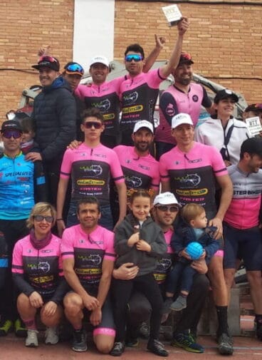 Ciclistas de la UC Montgó