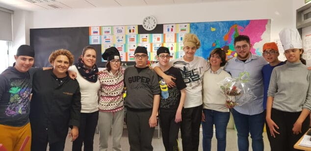 el chef aex tur con los alumnos del ies numero 3 de denia