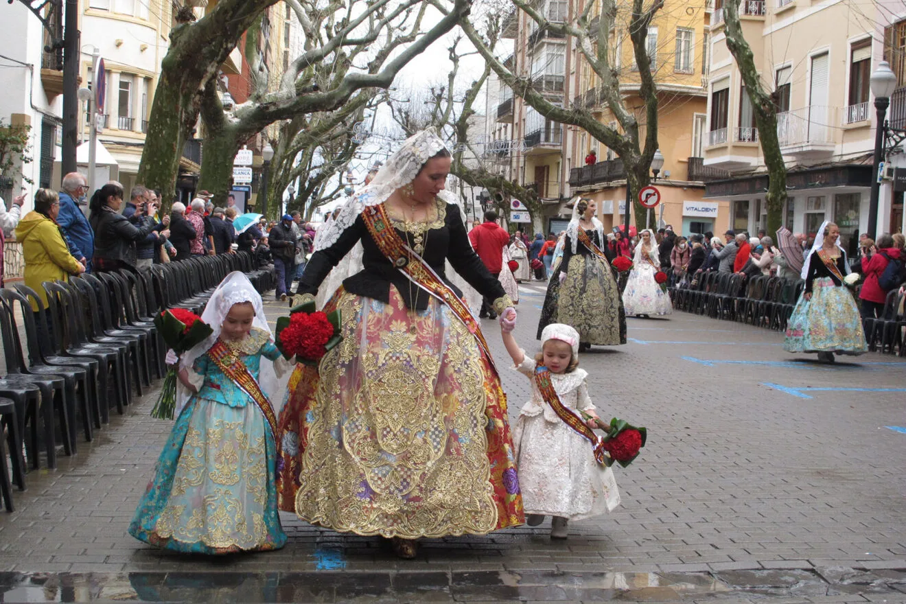 Falleras de la Diana en la ofrenda