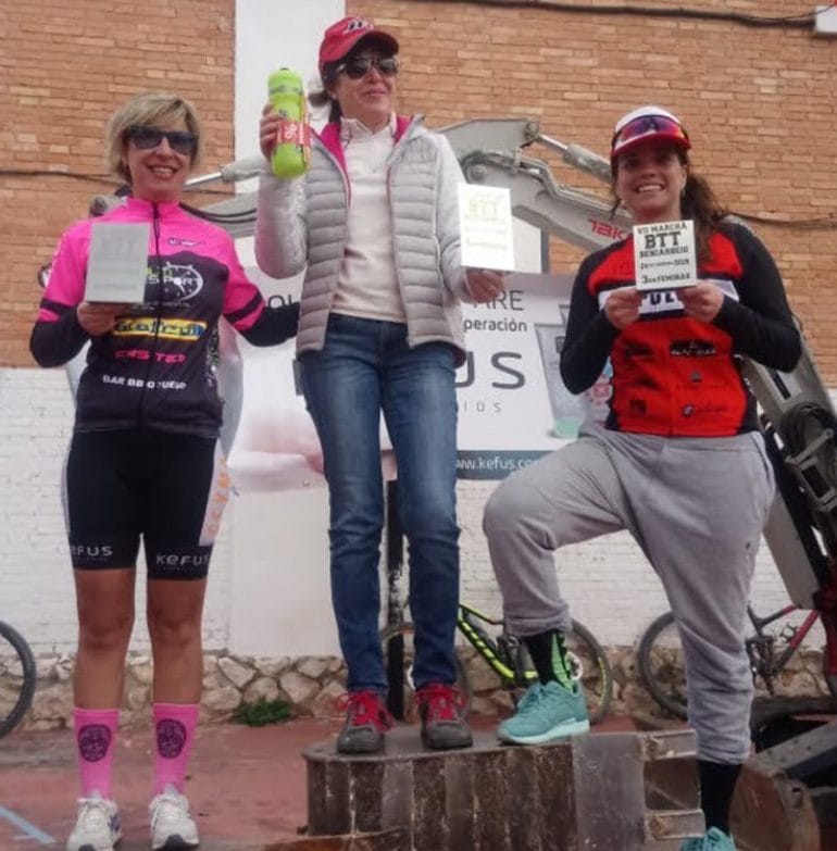 Gloria Medina en el podio