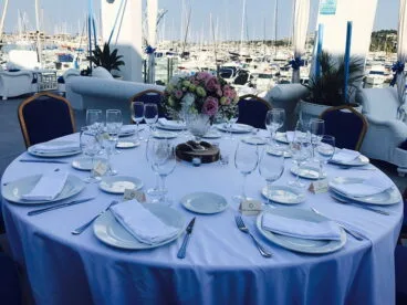 Mesa Redonda Restaurante Balandros