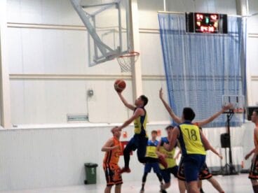 partido del junios masculino del denia basquet en xativa