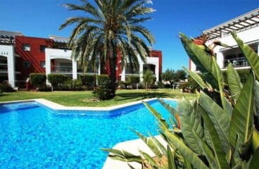 picina comunitaria del atico vacation villas