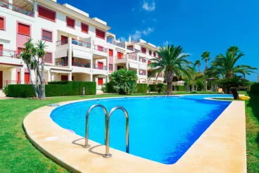piscina comunitaria aguila rent a villa
