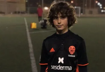 Teo Pavía en un entrenamiento del Valencia