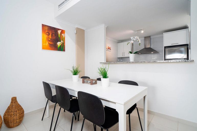 Zona comedor Aguila Rent a Villa