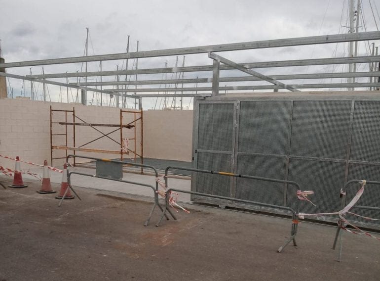 Zona de recogida de residuos de la Cofradía de Pescadores de Dénia