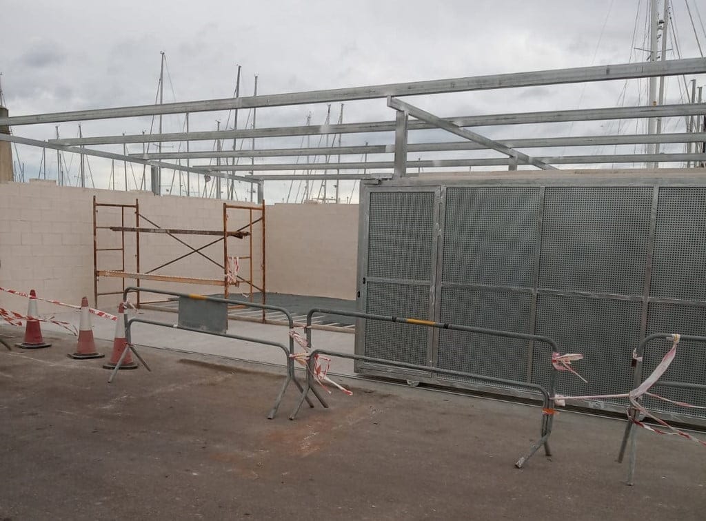 zona de recogida de residuos de la cofradia de pescadores de denia