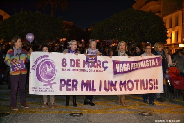02 manifestacion feminista denia pancarta inicial