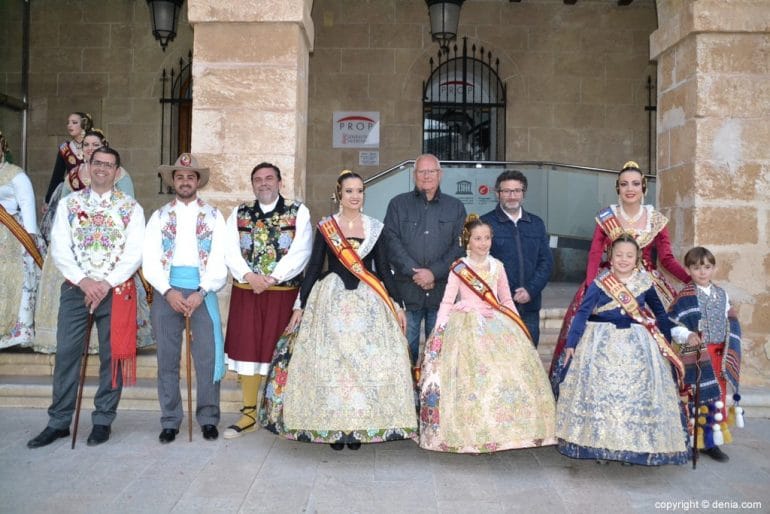 04 Recepción al nuevo presidente de la falla Oeste