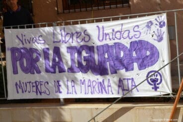 Concentración 8 Marzo 2019 en Dénia – Pancarta por la igualdad