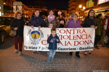 05 Manifestación feminista Dénia – Pancarta Pego