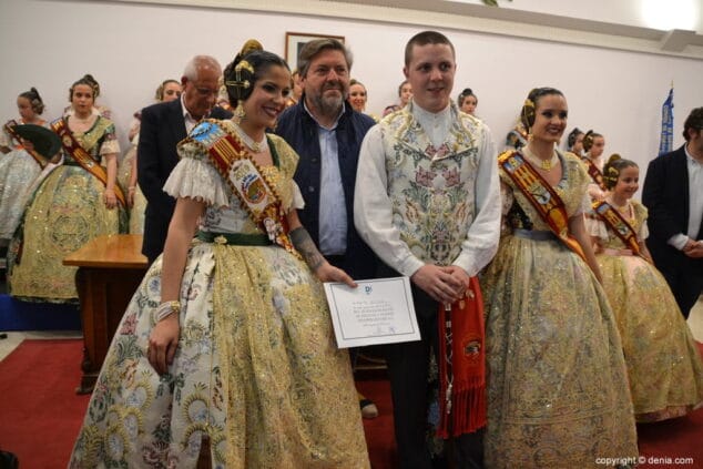 10 premios fallas denia 2019 3o premio critica medioambiental falla paris pedrera