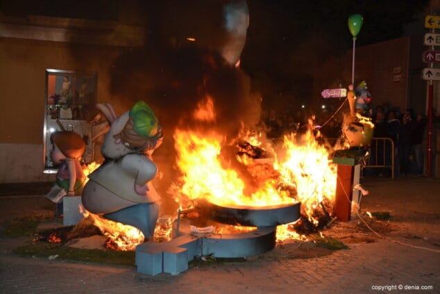 11 crema de la falla de la junta local fallera 2019 fuego
