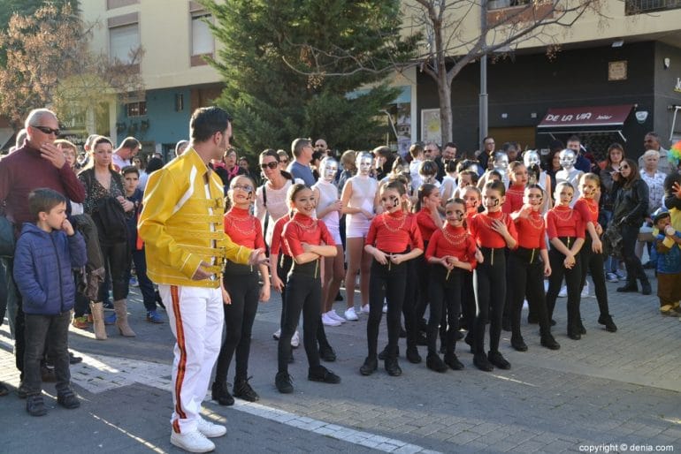 Carnaval Dénia 2019 - Freddie y bailarinas