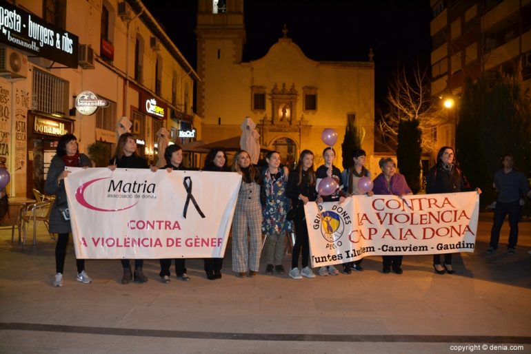 Manifestación feminista Dénia - Pancartas reivindicativas