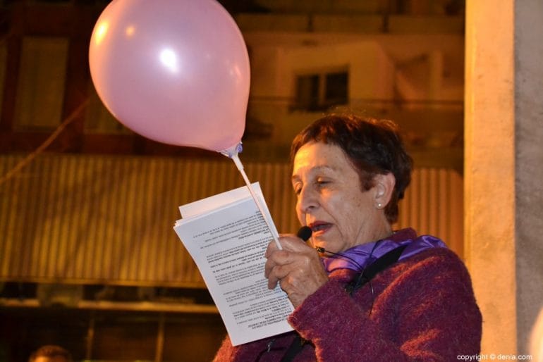 Manifestación feminista Dénia - Lectura del manifiesto