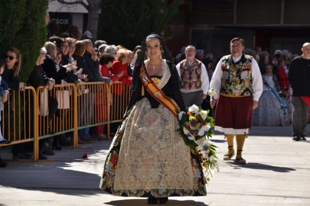 20 ofrenda de flores en la iglesia llegada a la plaza