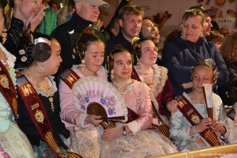 22 Cremà de la falla de la Junta Local Fallera 2019 - Corte de honor emocionada