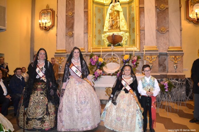 27 Ofrenda de flores en la iglesia - Falla Saladar