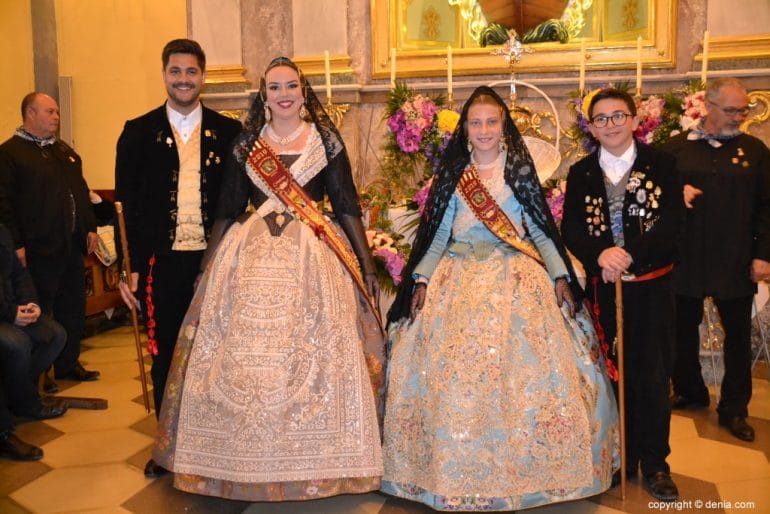 28 Ofrenda de flores en la iglesia - Falla Diana