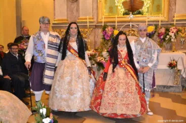 29 Ofrenda de flores en la iglesia – Falla Port Rotes