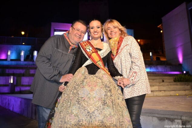 34 crida de las falleras mayores de denia 2019 amparo y sus padres