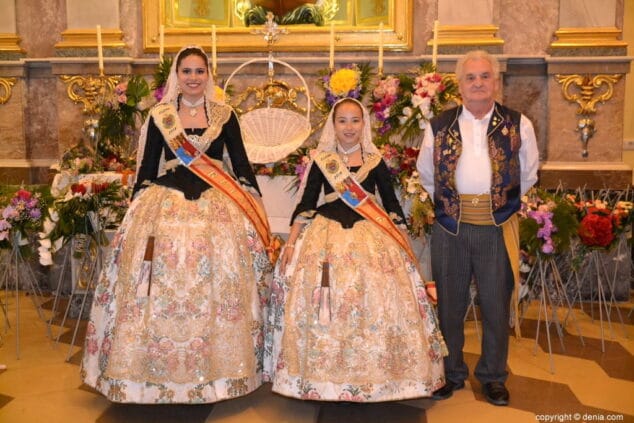 37 ofrenda de flores en la iglesia junta de festejos de elche