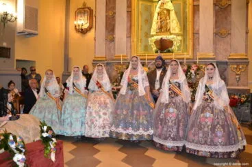 38 Ofrenda de flores en la iglesia – Juntas Locales invitadas