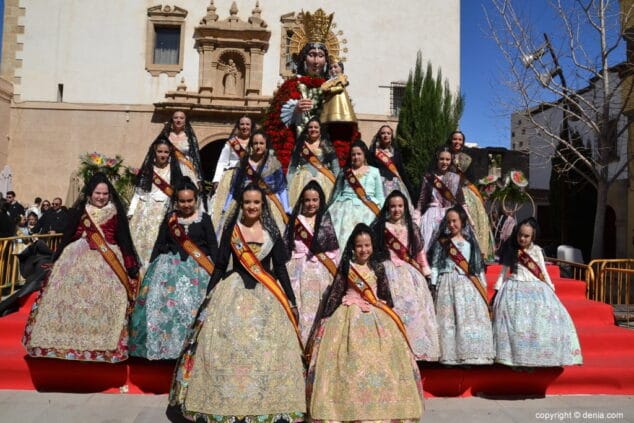 58 ofrenda de flores en la iglesia cortes de honor
