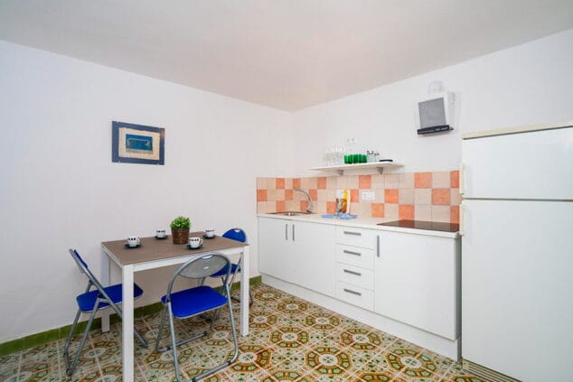 cocina abierta aguila rent a villa