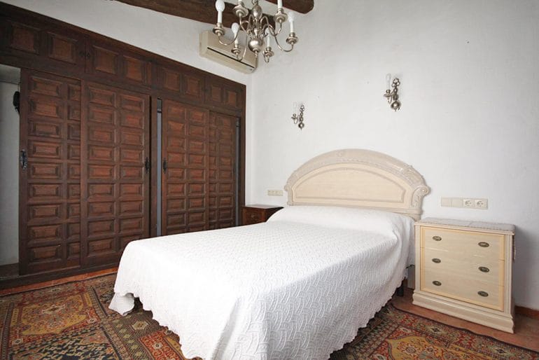 Dormitorio con aire acondicionado Stella Inmo Consulting