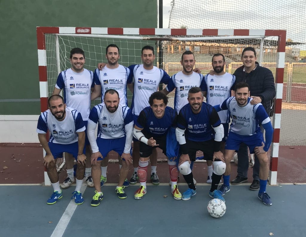 El equipo de Reale-Audífonos Romany se queda como líder solitario de la liga comarcal 1 equipo reale audifonos romany