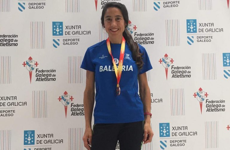 Lili con su medalla  en Ourense