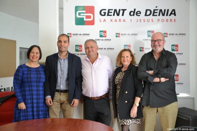 mario vidal con los primeros miembros de su lista