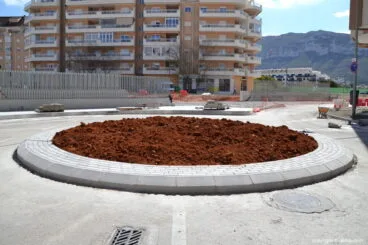 Rotonda en la calle Pintor Llorens