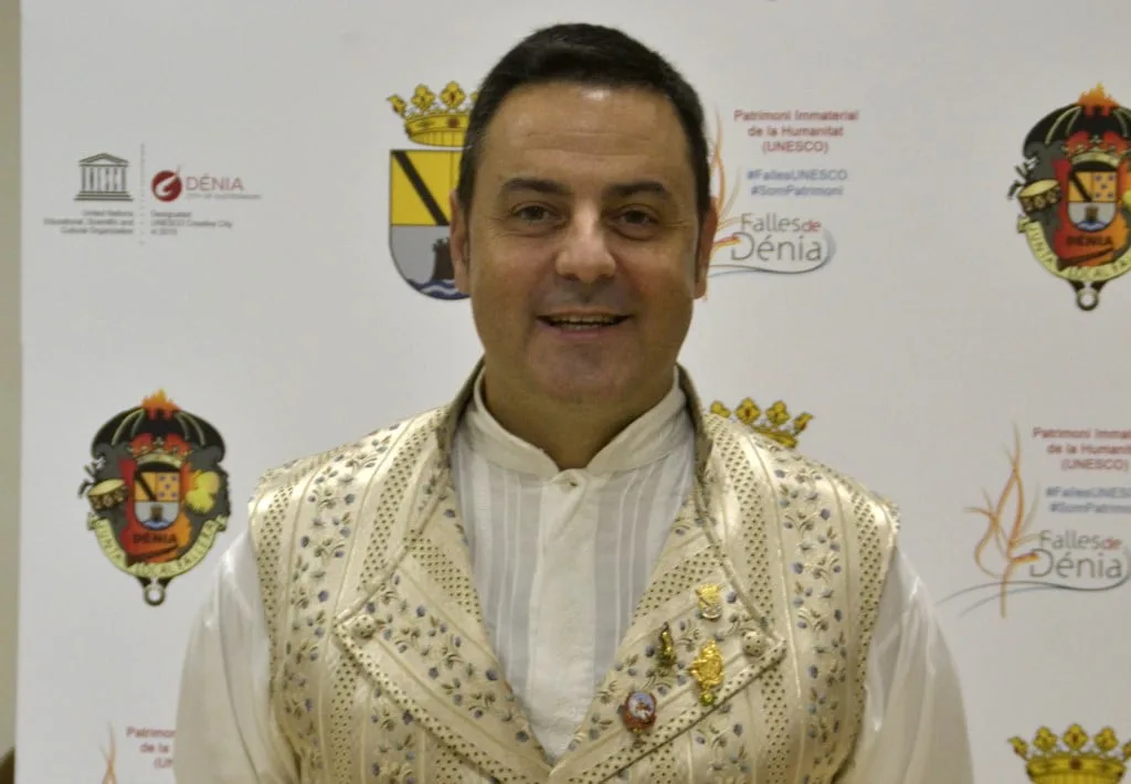 Salva 'Pegaso' presenta su candidatura a presidir la Junta Local Fallera de Dénia