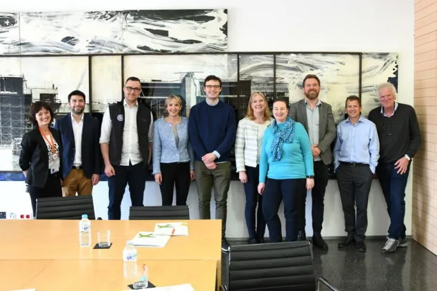 visita de una delegacion noruega al hospital de denia