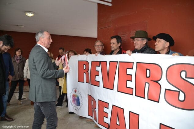 03 acto de compromis en denia joan baldovi con la plataforma