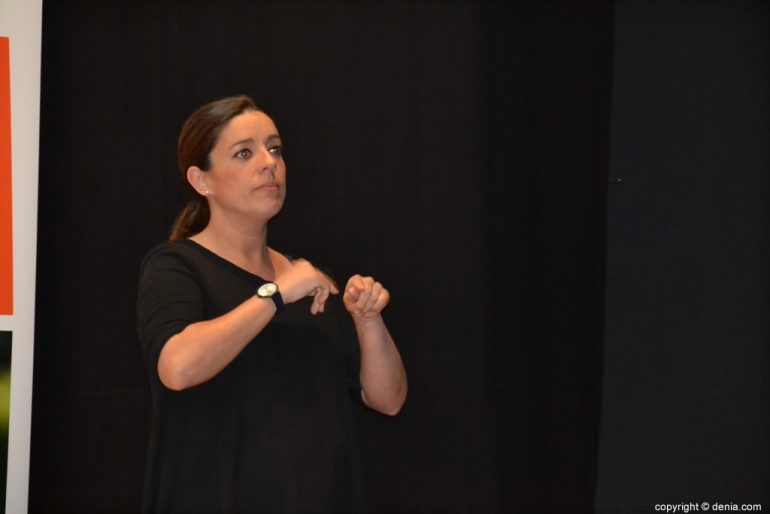 Acte de Compromís a Dénia - Llenguatge de signes