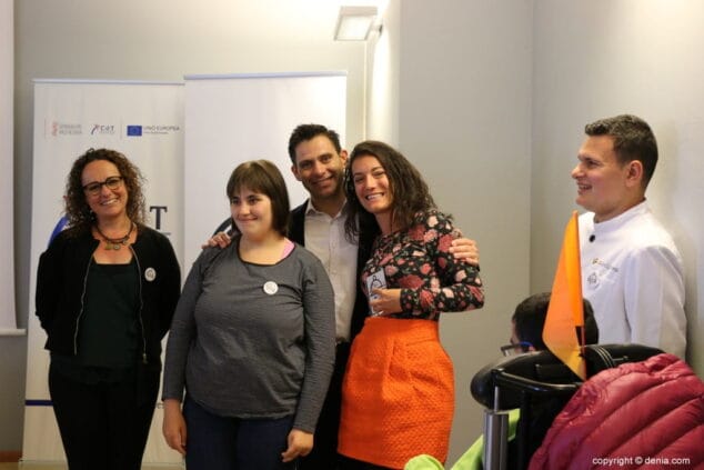 Los alumnos del Raquel Payá apelan a la colaboración de las empresas comarcales en la jornada 'Inclou-me' 4 agradecimientos del raquel paya en la jornada incluo me