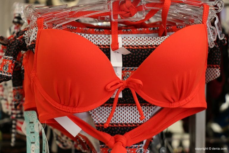 Bañador rojo Leveleleven