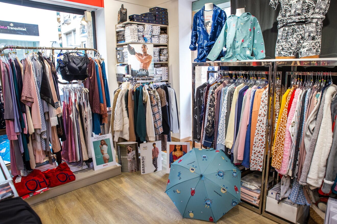 Batas, batines y complementos para el otoño-invierno en Leveleleven