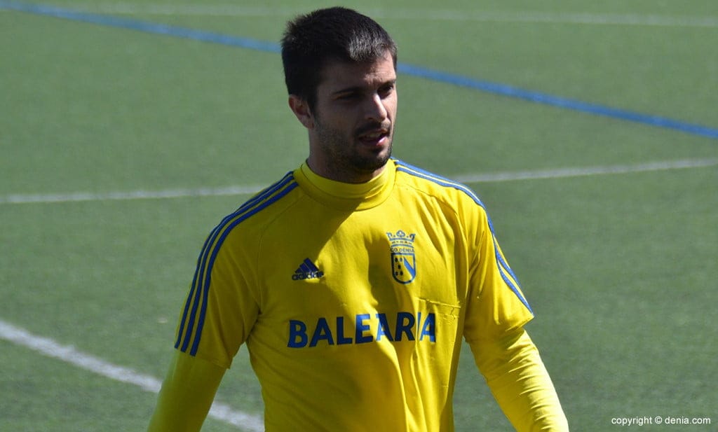 Claro triunfo de un CD Dénia muy superior al Racing Rafelcofer (4-0) 1 cesar autor del primer gol