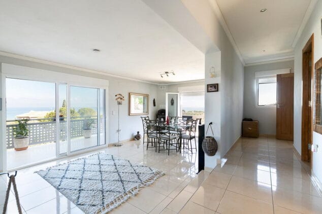 comedor quality rent a villa copia