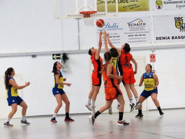 el senior femenino del denia basquet perdio ante el valencia